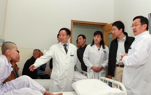 整形外科医院院所报2012年第二期第一版7.jpg
