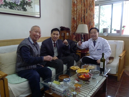 整形外科医院院所报2013年第二期第一版8.jpg