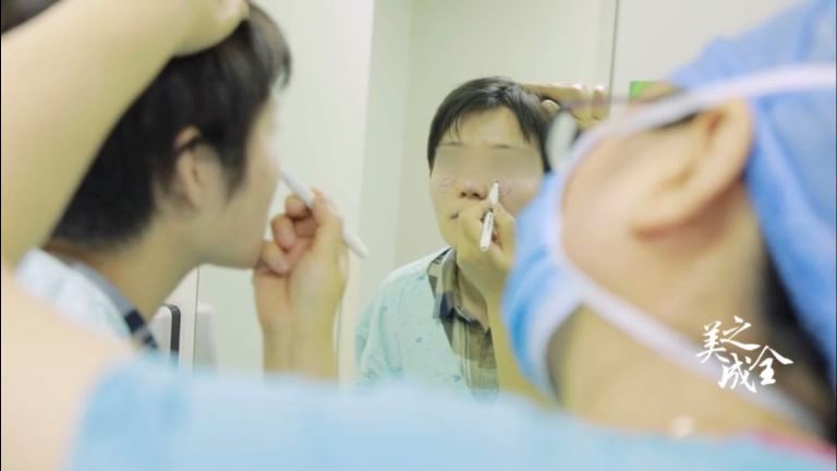 我院关于三通道靶控注射泵产品介绍会公示